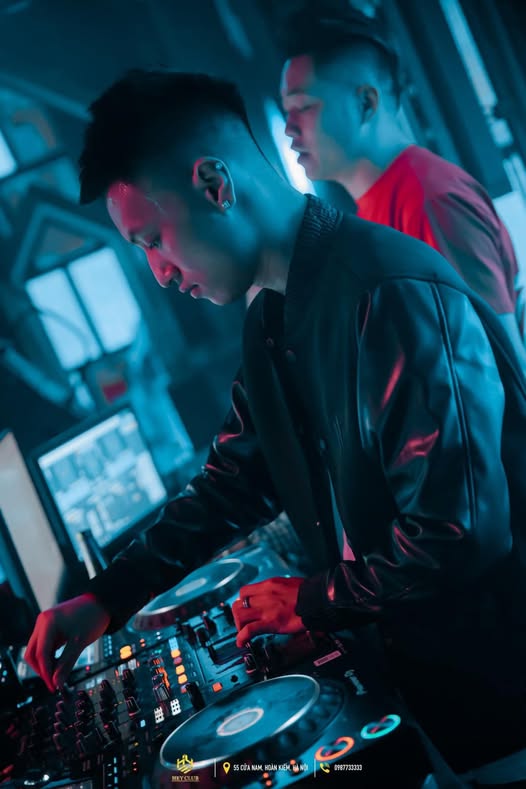 DUBAI CLUB – 117 Xuân Thủy – Hà Nội